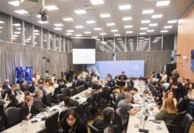 El Gobierno gana tiempo en el Congreso y mueve fichas en el delicado tablero de la interna y de los socios