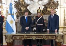 Javier Milei le tomó juramento a Diego Santilli como nuevo ministro del Interior