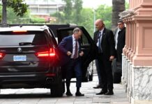 Milei recibe al nuevo embajador de los Estados Unidos, Peter Lamelas, antes de viajar a Miami y Nueva York