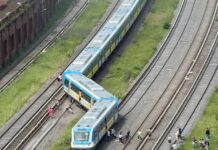 Se descarriló una formación del tren Sarmiento en Liniers: hay heridos y el servicio está interrumpido