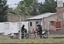 Violento ataque de motochorros a una pareja en Río Negro: les gatillaron tres veces para robarles